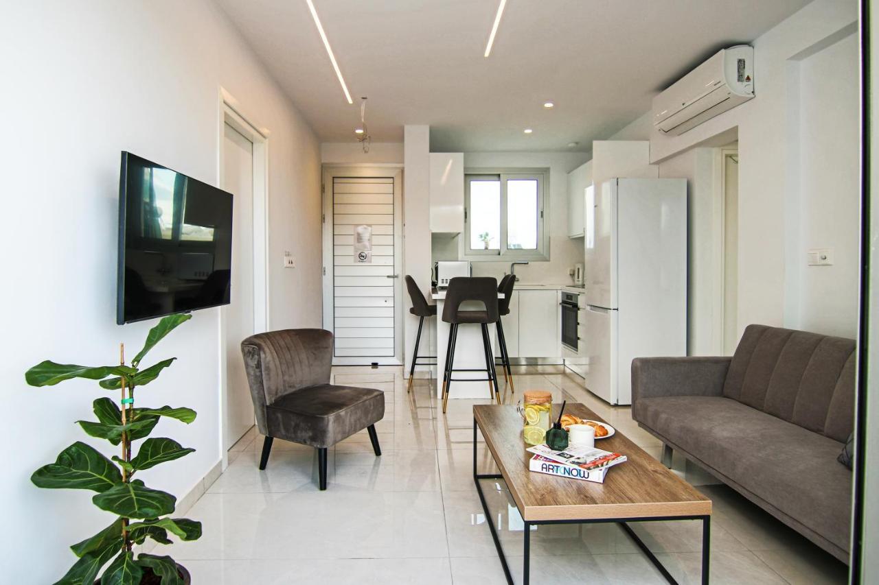 Phaedrus Living - Seaside Executive Flat Harbour 201 Appartement Paphos Buitenkant foto