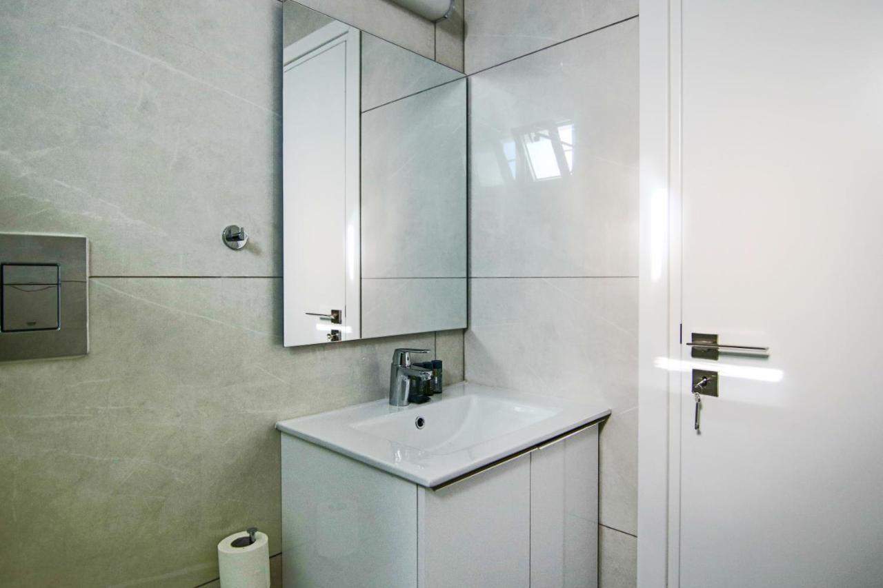 Phaedrus Living - Seaside Executive Flat Harbour 201 Appartement Paphos Buitenkant foto